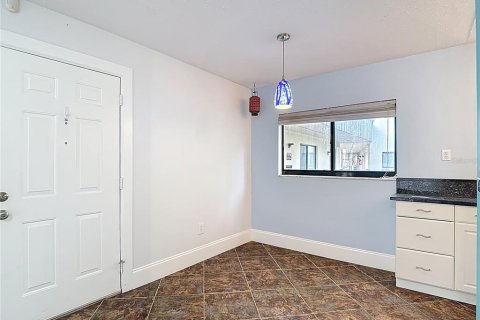 Condo in Temple Terrace, Florida, 2 bedrooms  № 1827940 - photo 14