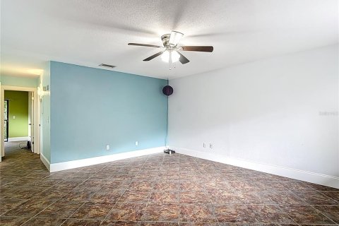 Condo in Temple Terrace, Florida, 2 bedrooms  № 1827940 - photo 9