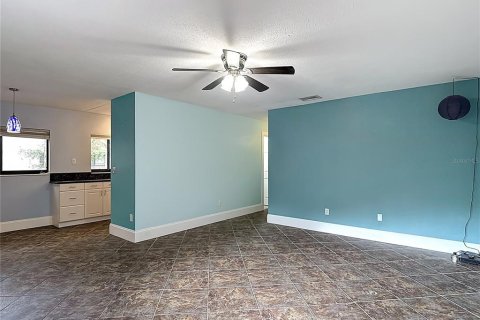 Condo in Temple Terrace, Florida, 2 bedrooms  № 1827940 - photo 4