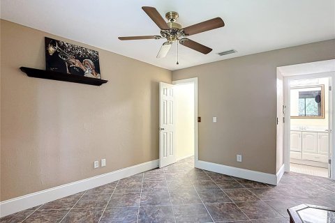 Condo in Temple Terrace, Florida, 2 bedrooms  № 1827940 - photo 27