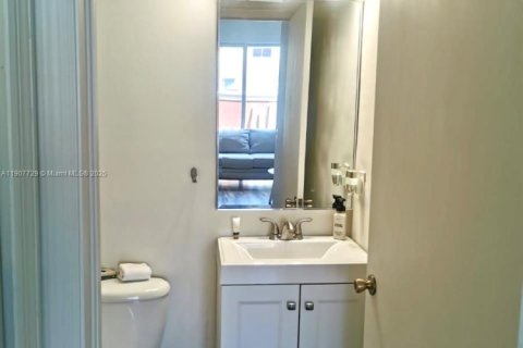 Touwnhouse à vendre à Doral, Floride: 2 chambres, 91.04 m2 № 2053797 - photo 20