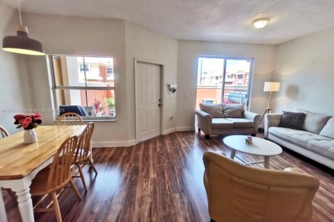 Touwnhouse à vendre à Doral, Floride: 2 chambres, 91.04 m2 № 2053797 - photo 12