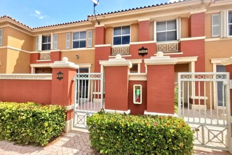 Touwnhouse à Doral, Floride 2 chambres, 91.04 m2 № 2053797