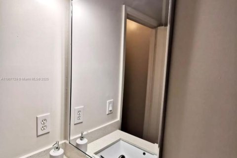 Touwnhouse à vendre à Doral, Floride: 2 chambres, 91.04 m2 № 2053797 - photo 30