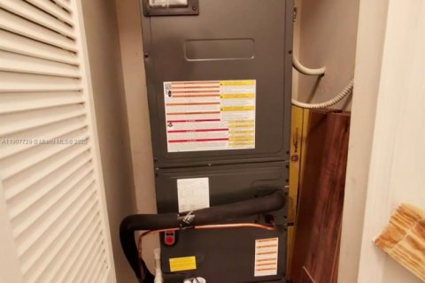 Touwnhouse à vendre à Doral, Floride: 2 chambres, 91.04 m2 № 2053797 - photo 23