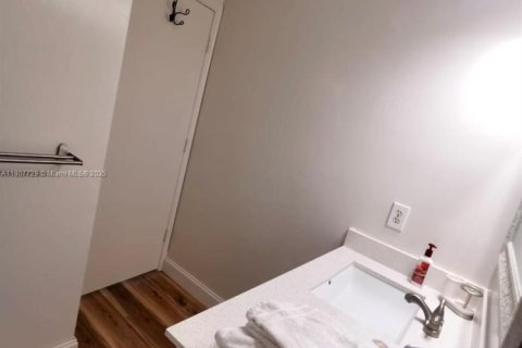 Touwnhouse à vendre à Doral, Floride: 2 chambres, 91.04 m2 № 2053797 - photo 29