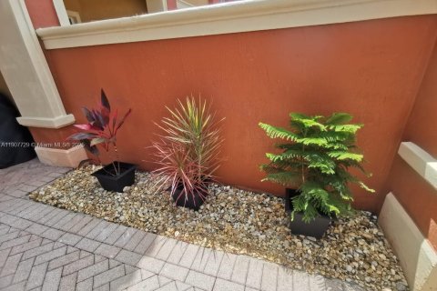 Touwnhouse à vendre à Doral, Floride: 2 chambres, 91.04 m2 № 2053797 - photo 7