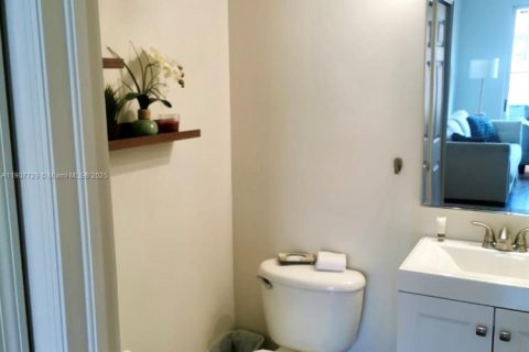 Touwnhouse à vendre à Doral, Floride: 2 chambres, 91.04 m2 № 2053797 - photo 19