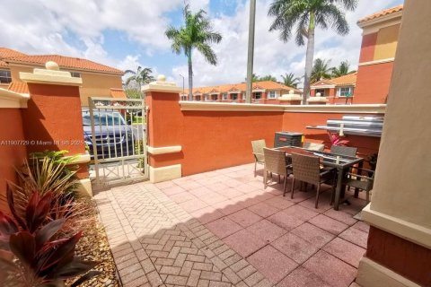 Touwnhouse à vendre à Doral, Floride: 2 chambres, 91.04 m2 № 2053797 - photo 5