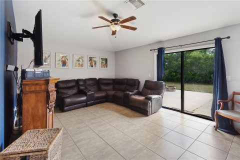House in Frostproof, Florida 4 bedrooms, 188.22 sq.m. № 1517065 - photo 17