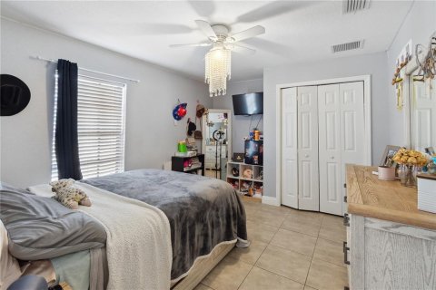 House in Frostproof, Florida 4 bedrooms, 188.22 sq.m. № 1517065 - photo 23