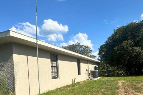 House in Frostproof, Florida 4 bedrooms, 188.22 sq.m. № 1517065 - photo 28