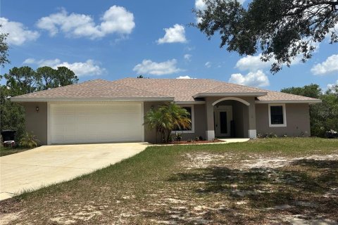 House in Frostproof, Florida 4 bedrooms, 188.22 sq.m. № 1517065 - photo 3