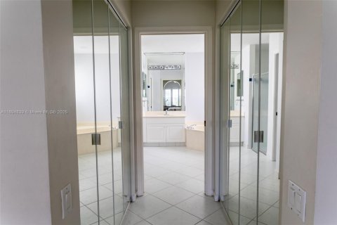 House in Boynton Beach, Florida 3 bedrooms, 173.73 sq.m. № 1708236 - photo 12