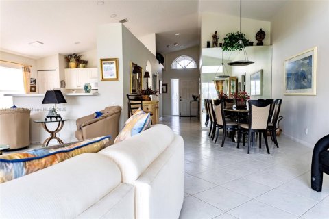House in Boynton Beach, Florida 3 bedrooms, 173.73 sq.m. № 1708236 - photo 4
