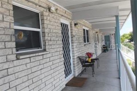 Condominio en venta en Saint Petersburg, Florida, 1 dormitorio, 71.07 m2 № 2105012 - foto 3