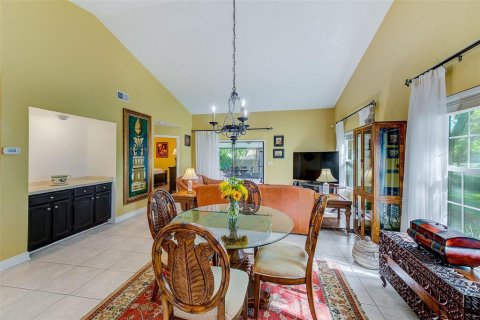 Condo in Palm Harbor, Florida, 2 bedrooms  № 1900917 - photo 10