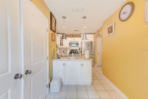 Condo in Palm Harbor, Florida, 2 bedrooms  № 1900917 - photo 14