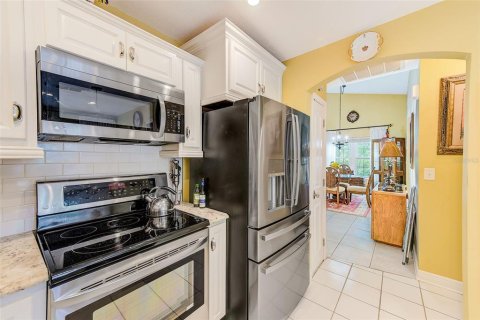 Condo in Palm Harbor, Florida, 2 bedrooms  № 1900917 - photo 19