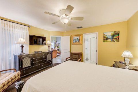 Condo in Palm Harbor, Florida, 2 bedrooms  № 1900917 - photo 23