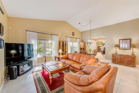 Condo in Palm Harbor, Florida, 2 bedrooms  № 1900917 - photo 7