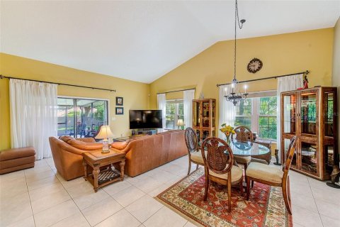 Condo in Palm Harbor, Florida, 2 bedrooms  № 1900917 - photo 8