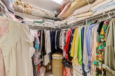 Condo in Palm Harbor, Florida, 2 bedrooms  № 1900917 - photo 30