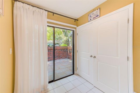 Condo in Palm Harbor, Florida, 2 bedrooms  № 1900917 - photo 29
