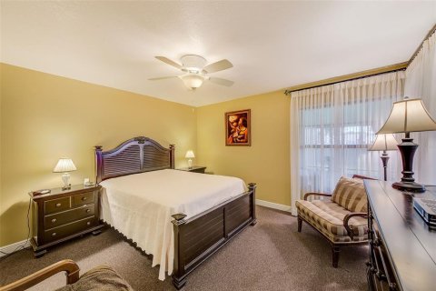 Condo in Palm Harbor, Florida, 2 bedrooms  № 1900917 - photo 22