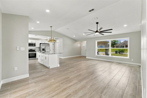 Villa ou maison à vendre à Spring Hill, Floride: 3 chambres, 141.86 m2 № 2420356 - photo 13