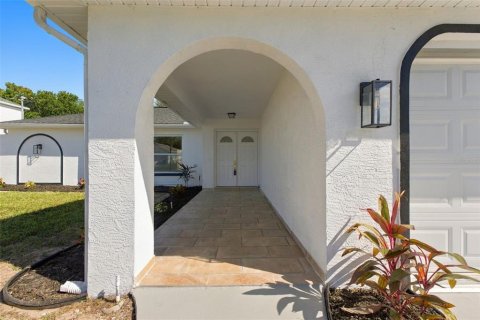 Villa ou maison à vendre à Spring Hill, Floride: 3 chambres, 141.86 m2 № 2420356 - photo 3