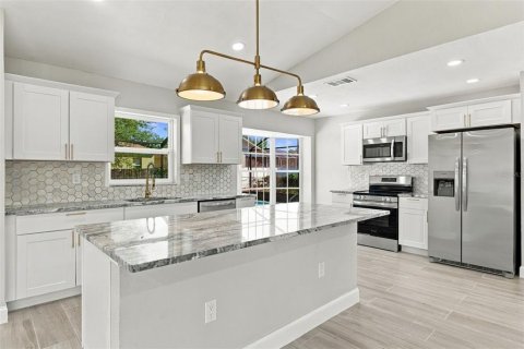 Villa ou maison à vendre à Spring Hill, Floride: 3 chambres, 141.86 m2 № 2420356 - photo 5