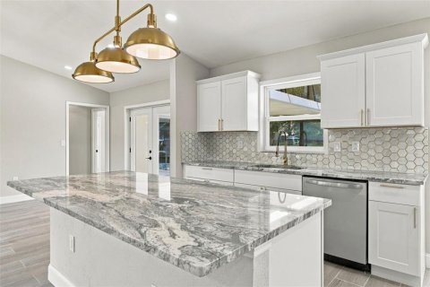 Villa ou maison à vendre à Spring Hill, Floride: 3 chambres, 141.86 m2 № 2420356 - photo 6
