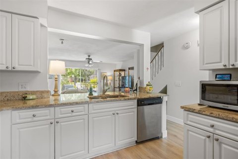 Touwnhouse à vendre à Tampa, Floride: 2 chambres, 136.38 m2 № 1914217 - photo 13