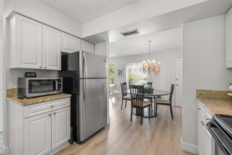 Touwnhouse à vendre à Tampa, Floride: 2 chambres, 136.38 m2 № 1914217 - photo 12