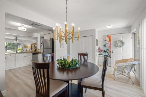 Touwnhouse à vendre à Tampa, Floride: 2 chambres, 136.38 m2 № 1914217 - photo 8