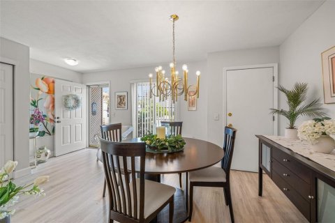 Touwnhouse à vendre à Tampa, Floride: 2 chambres, 136.38 m2 № 1914217 - photo 7