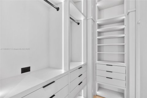 Condominio en venta en Miami, Florida, 2 dormitorios, 135.64 m2 № 1979532 - foto 13