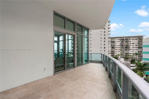 Condominio en venta en Miami, Florida, 2 dormitorios, 135.64 m2 № 1979532 - foto 24