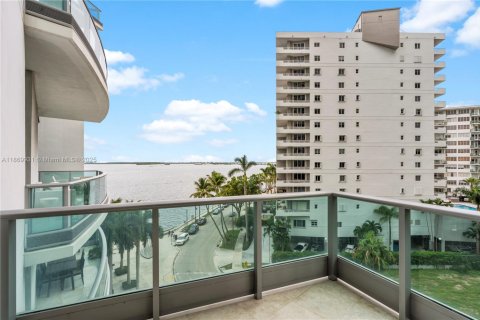 Condominio en venta en Miami, Florida, 2 dormitorios, 135.64 m2 № 1979532 - foto 19