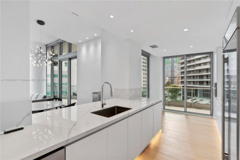 Condominio en venta en Miami, Florida, 2 dormitorios, 135.64 m2 № 1979532 - foto 6