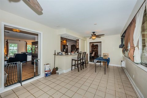 House in Saint Petersburg, Florida 4 bedrooms, 169.08 sq.m. № 2223238 - photo 16