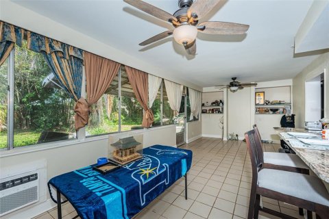 House in Saint Petersburg, Florida 4 bedrooms, 169.08 sq.m. № 2223238 - photo 17