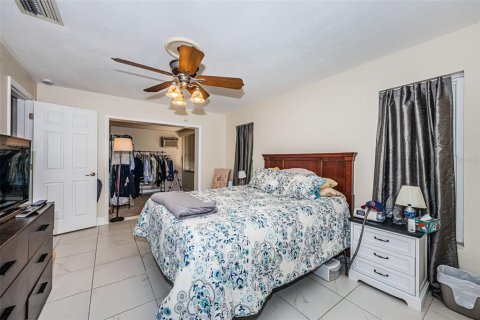 House in Saint Petersburg, Florida 4 bedrooms, 169.08 sq.m. № 2223238 - photo 20