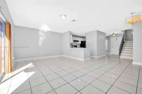 Touwnhouse à vendre à Pembroke Pines, Floride: 3 chambres, 145.48 m2 № 1740053 - photo 25