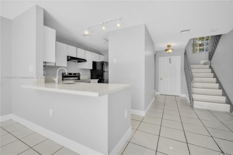 Touwnhouse à vendre à Pembroke Pines, Floride: 3 chambres, 145.48 m2 № 1740053 - photo 24