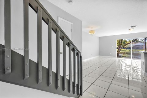 Touwnhouse à vendre à Pembroke Pines, Floride: 3 chambres, 145.48 m2 № 1740053 - photo 18