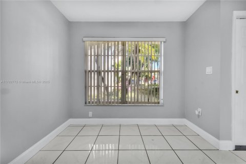 Touwnhouse à vendre à Pembroke Pines, Floride: 3 chambres, 145.48 m2 № 1740053 - photo 23