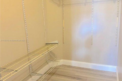 Townhouse in Pembroke Pines, Florida 3 bedrooms, 145.48 sq.m. № 1740053 - photo 7