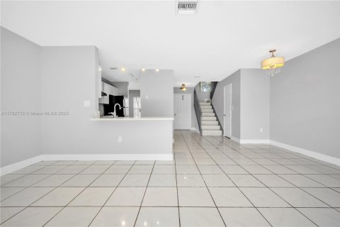 Touwnhouse à vendre à Pembroke Pines, Floride: 3 chambres, 145.48 m2 № 1740053 - photo 26